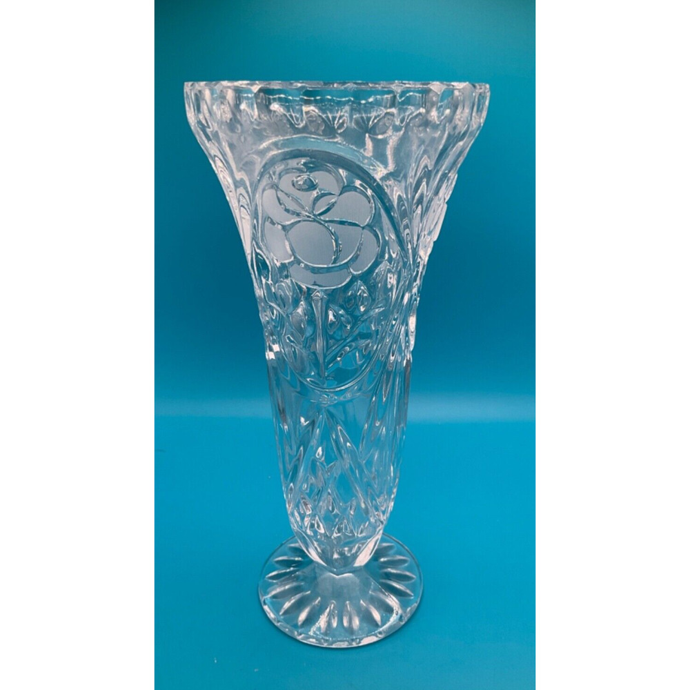 Grandma Core 8.5" Lead Crystal Vase Hand-Cut‎ 8.5" Tall Rose Bud Design VTG